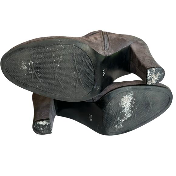 Women's Heels Size 7.5 Gray Ankle Bootie Bow Soft Suede - Picture 6 of 8